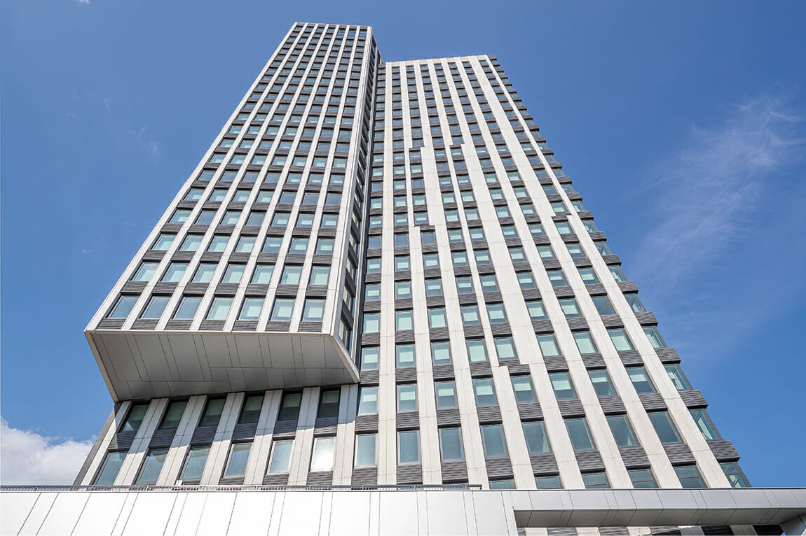 Crossing at Jamaica Station 3 Crossing at Jamaica Station no watermark 7
