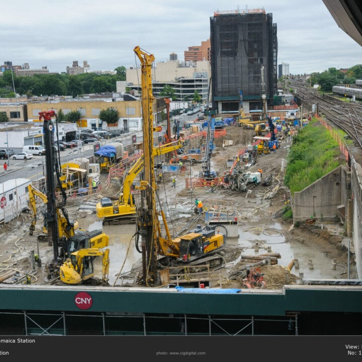Crossing at Jamaica Station Construction 1 1121 008 010